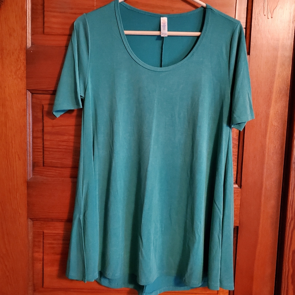 LuLaRoe Perfect T NWOT